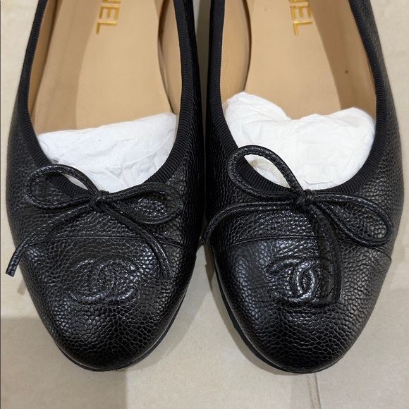 CHANEL Black Flats - Picture 9 of 9
